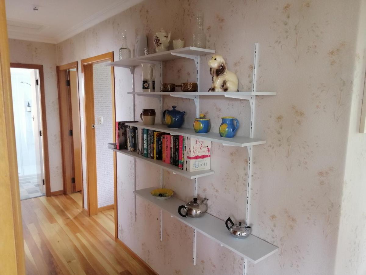 Super Central Cosy Greytown House With Garage Екстериор снимка