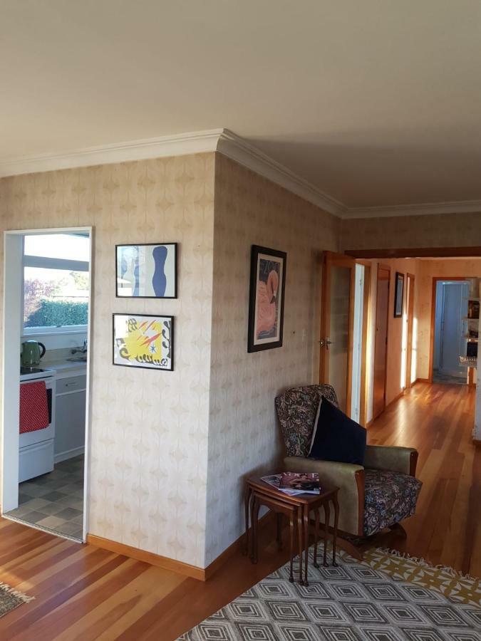 Super Central Cosy Greytown House With Garage Екстериор снимка