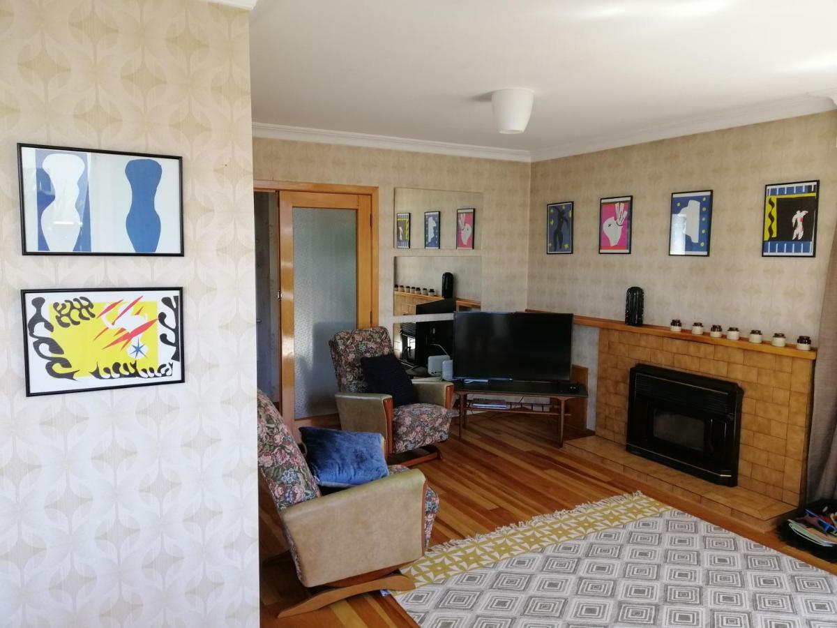 Super Central Cosy Greytown House With Garage Екстериор снимка