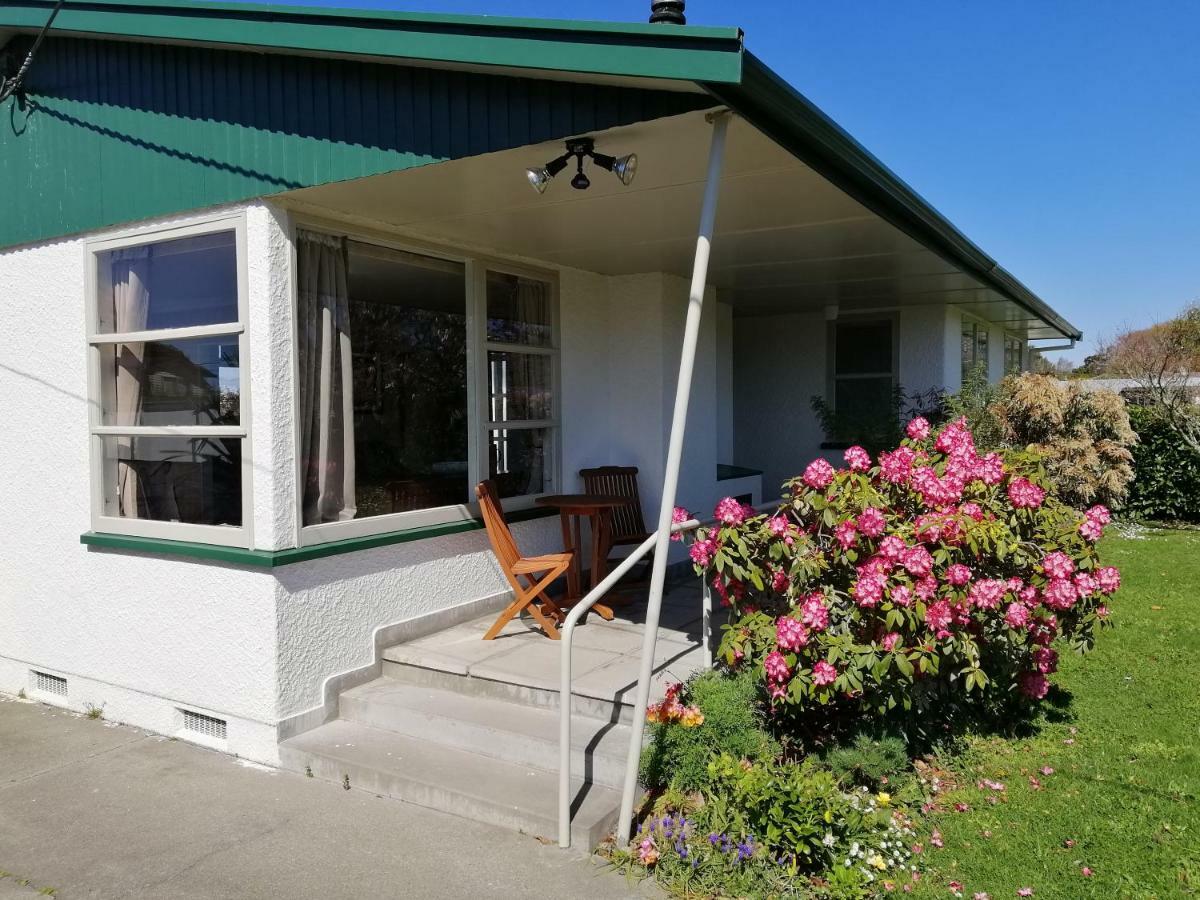 Super Central Cosy Greytown House With Garage Екстериор снимка